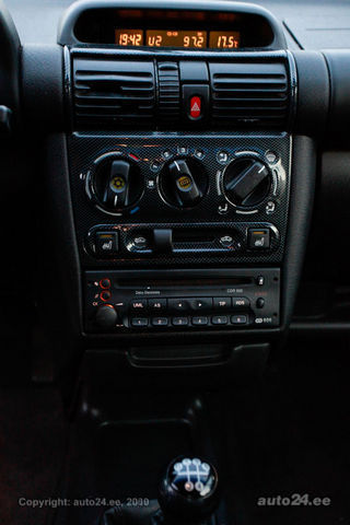 Opel Tigra Interior. Opel Tigra 1.6 78kW
