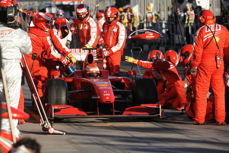 Tankimine võistluse käigus oli viimati kasutusel 2009. aastal. Foto: Ferrari Tankimine võistluse käigus oli viimati kasutusel 2009. aastal. Foto: Ferrari