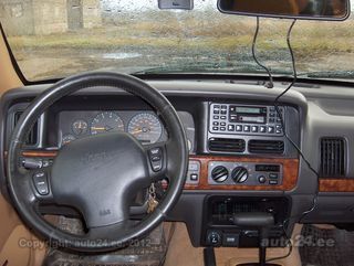 Jeep Grand Cherokee Limited 5.2 V8 156kW