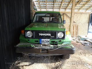 Toyota Land Cruiser BJ75 3.4 66kW