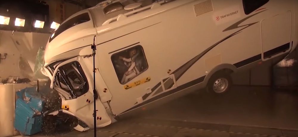 Video: Autosuvilas saad surma